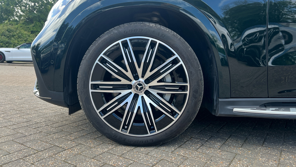 Mercedes-Benz EQE Saloon Black #27