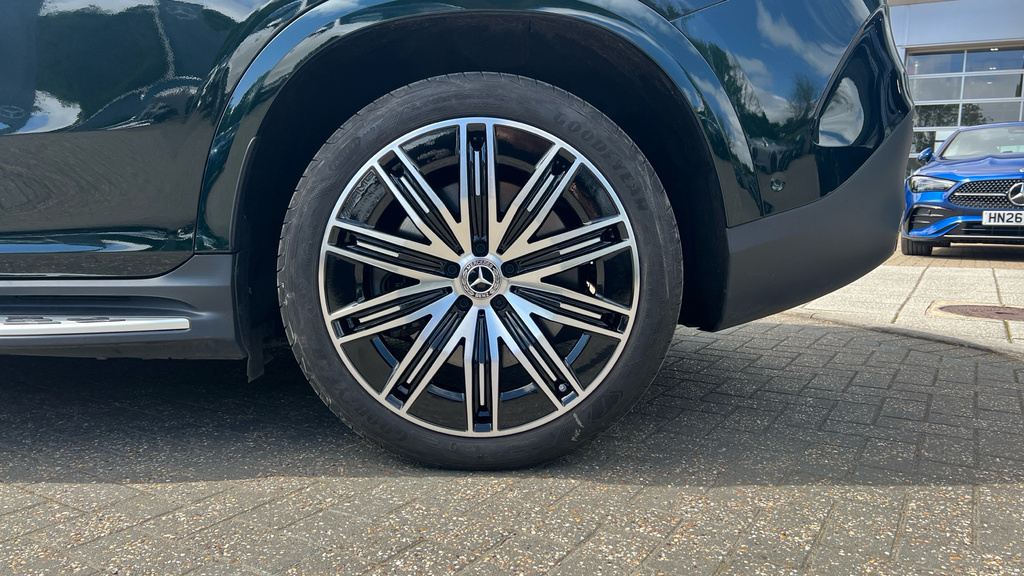 Mercedes-Benz EQE Saloon Black #28