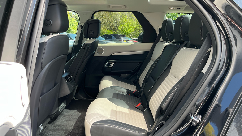 Land Rover Discovery D350 Dynamic Se Black #13