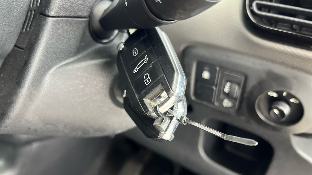Citroen C4 Cactus Puretech Flair Black #30