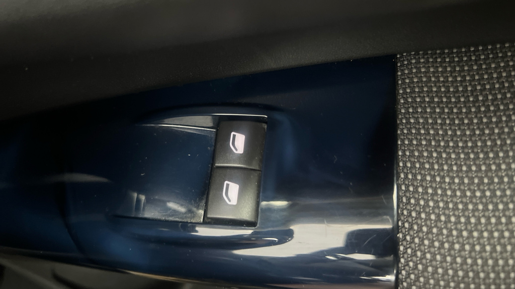 Citroen C4 Cactus Puretech Flair Black #12