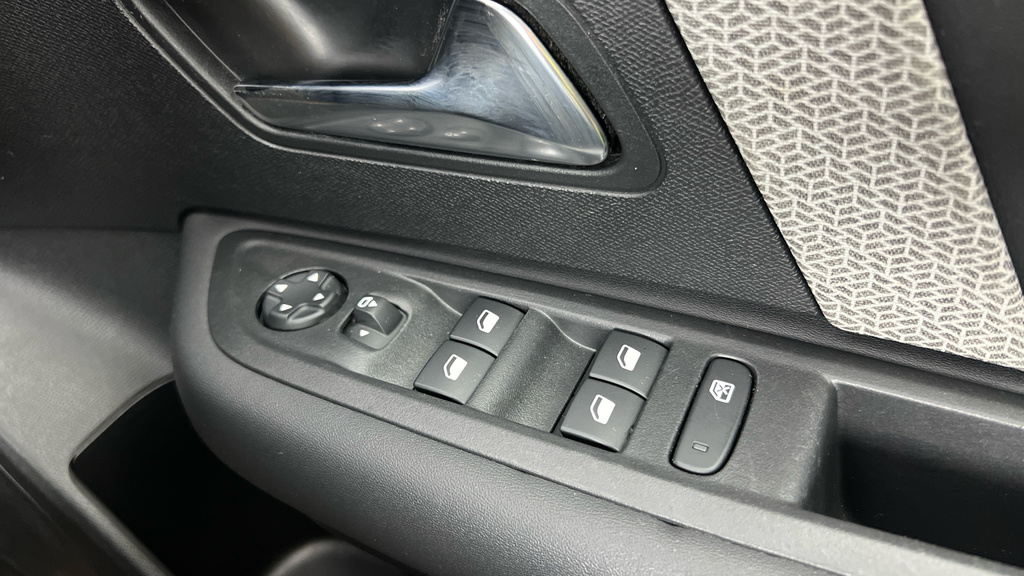 Citroen C4 1.2L Puretech Shine Black #13