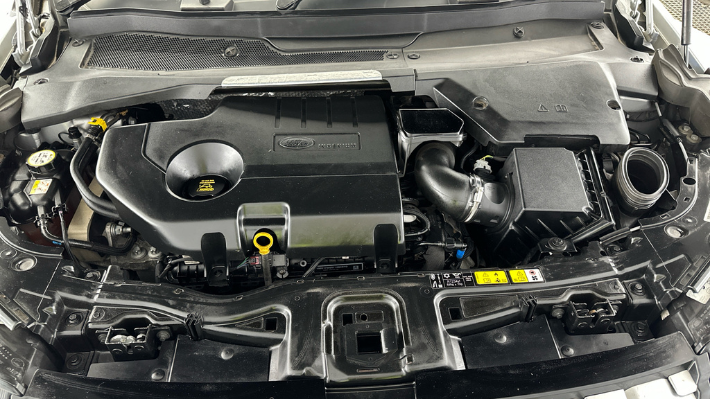 Land Rover Discovery Sport S White #30
