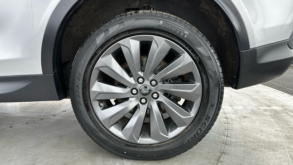 Land Rover Discovery Sport S White #32
