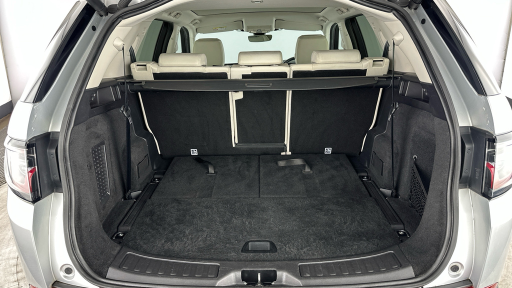 Land Rover Discovery Sport S White #29