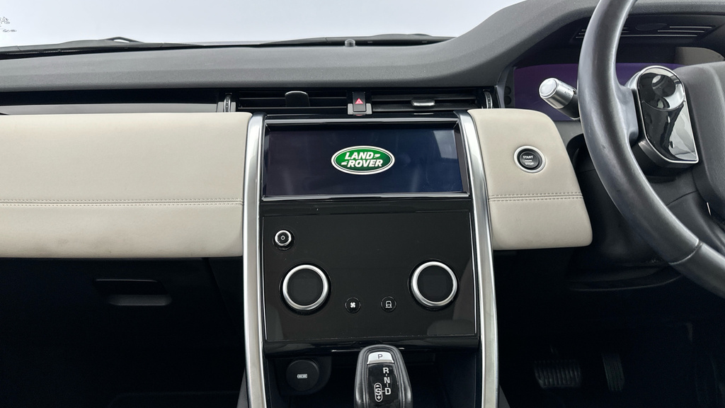 Land Rover Discovery Sport S White #20