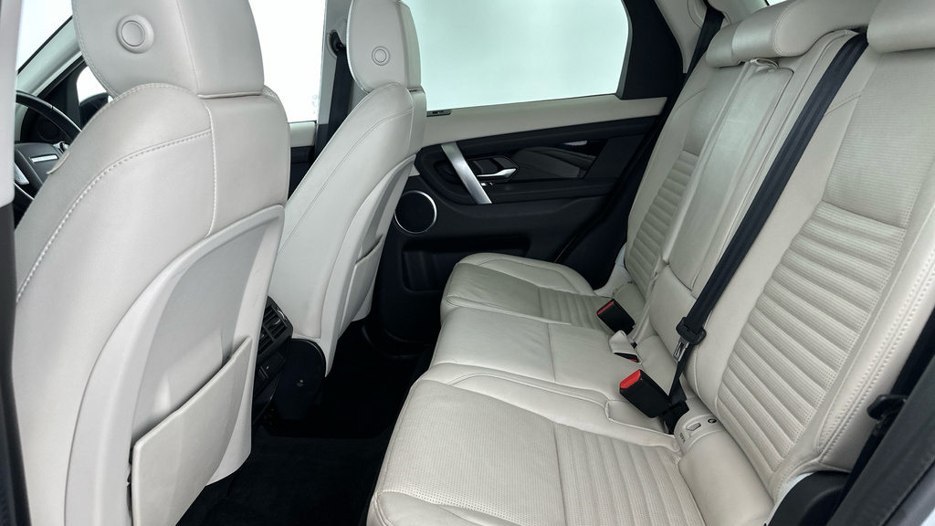 Land Rover Discovery Sport S White #28