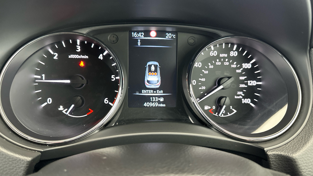 Nissan Qashqai Tekna White #24