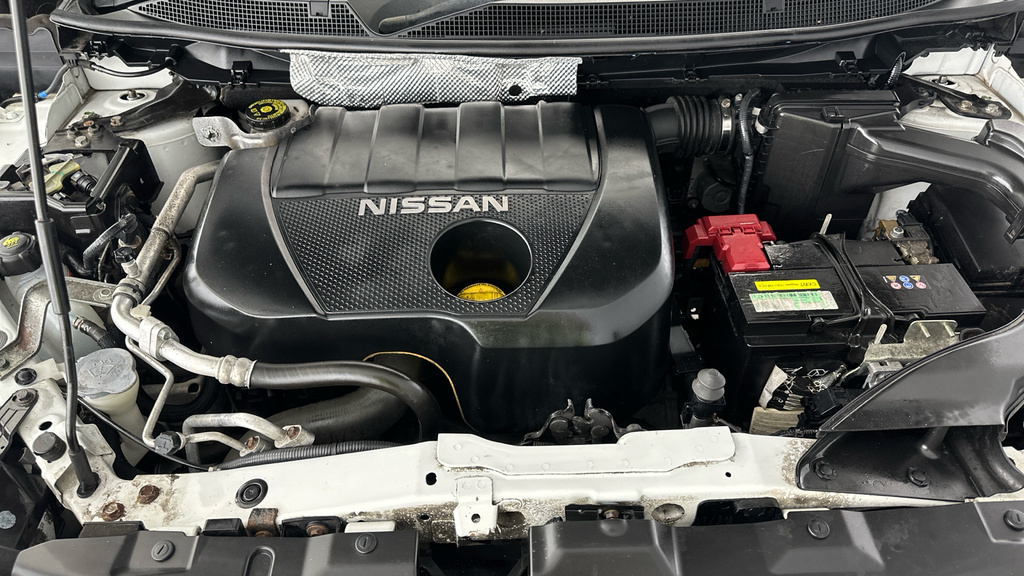 Nissan Qashqai Tekna White #27