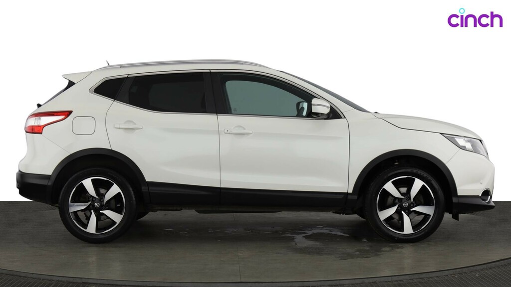 Nissan Qashqai Tekna White #2