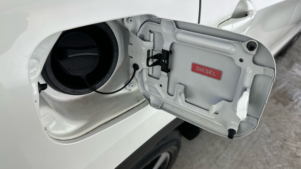 Nissan Qashqai Tekna White #32