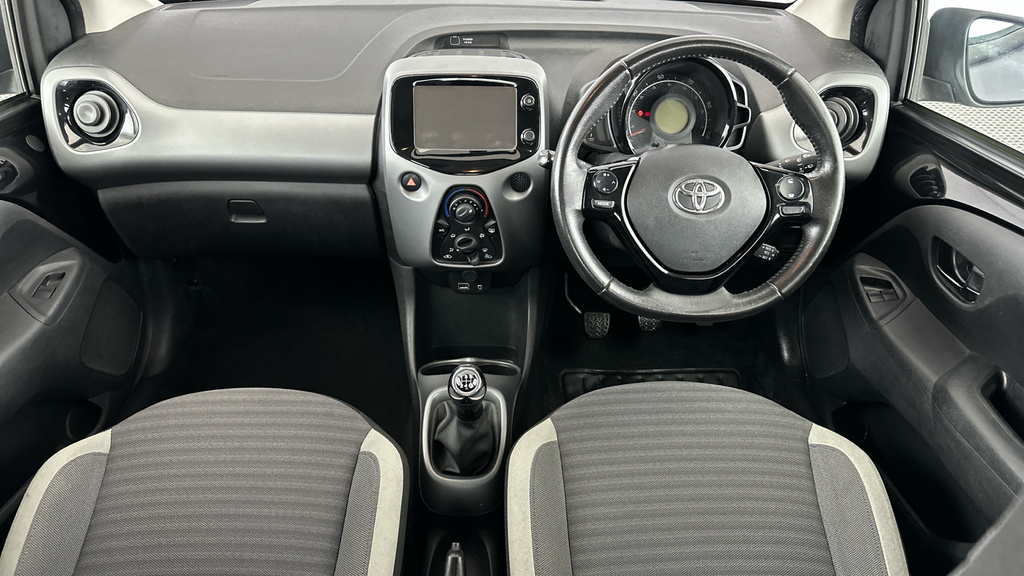 Toyota Aygo X X-press Black #13