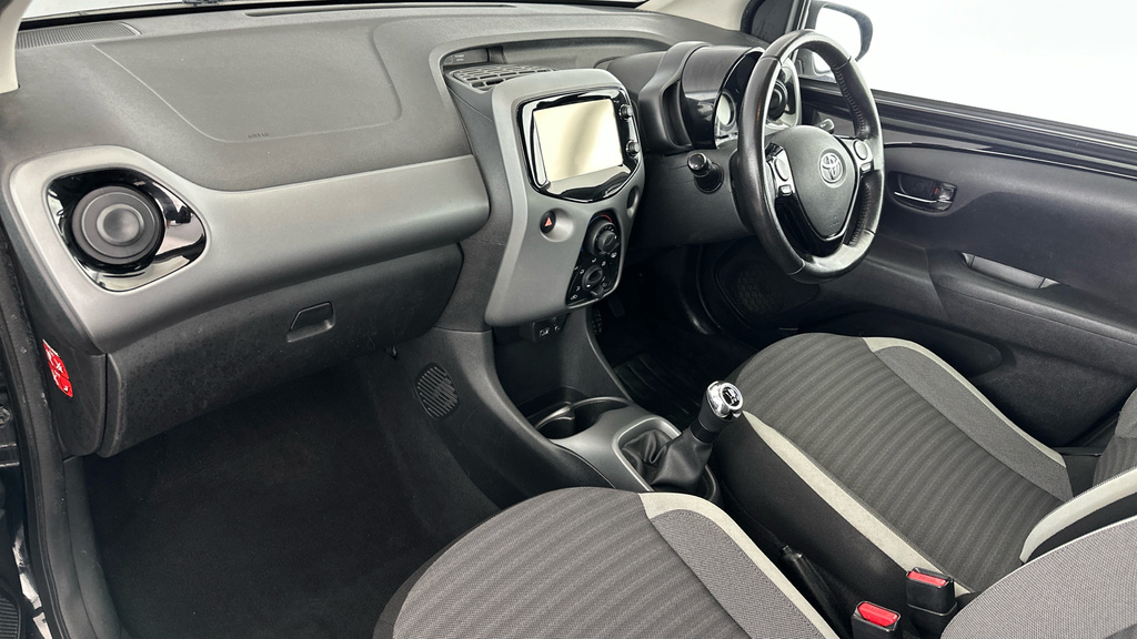 Toyota Aygo X X-press Black #11