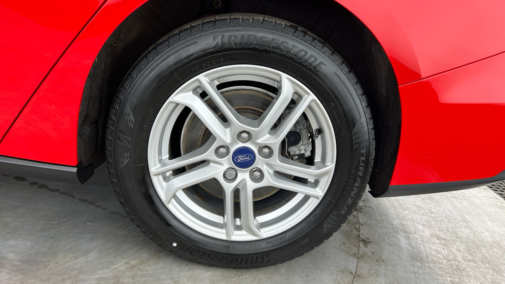 Ford Focus 2.3 Ecoboost St White #24