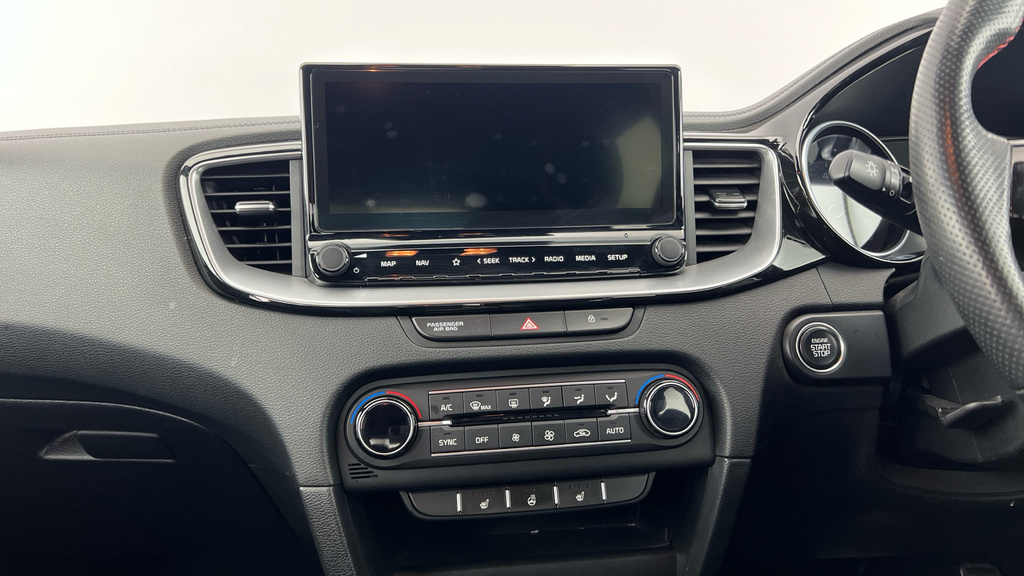 Kia Ceed 1.5T Gdi Isg 3 White #19