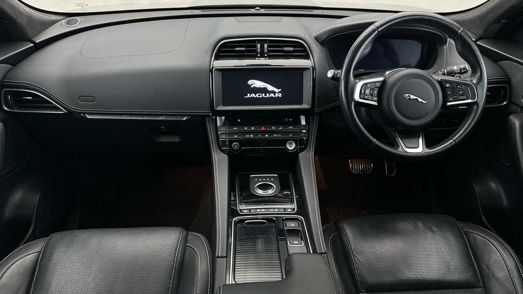 Jaguar F-Pace 2.0 I4d 180Ps R-sport Station Wagon 5-Dr White #16