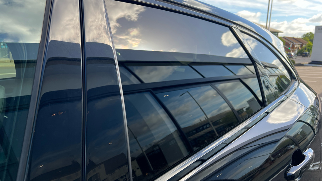 Jaguar F-Pace Jaguar Estate 3.0 D300 R-dynamic Hse Au Grey #40