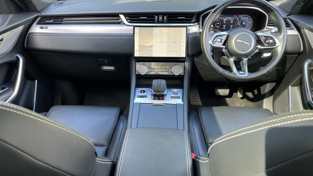 Jaguar F-Pace Jaguar Estate 3.0 D300 R-dynamic Hse Au Grey #15