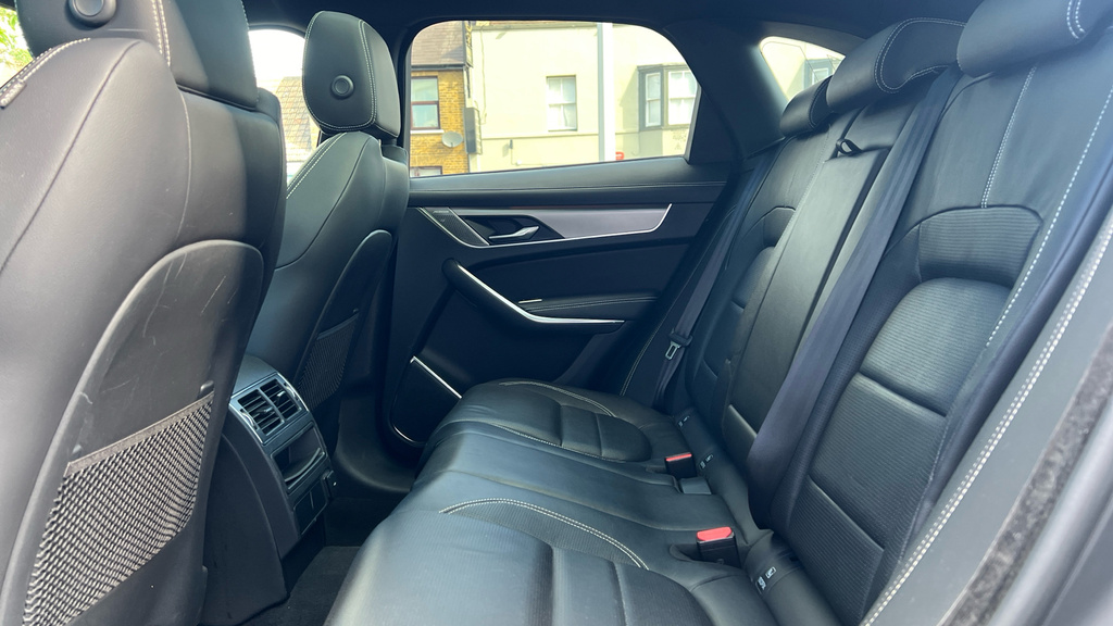Jaguar F-Pace Jaguar Estate 3.0 D300 R-dynamic Hse Au Grey #23
