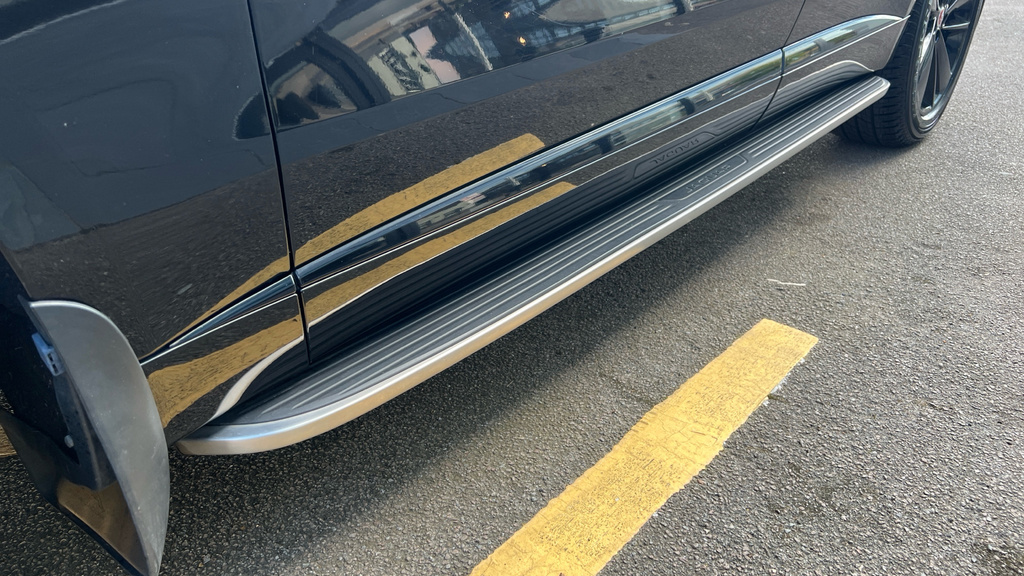 Jaguar F-Pace Jaguar Estate 3.0 D300 R-dynamic Hse Au Grey #3