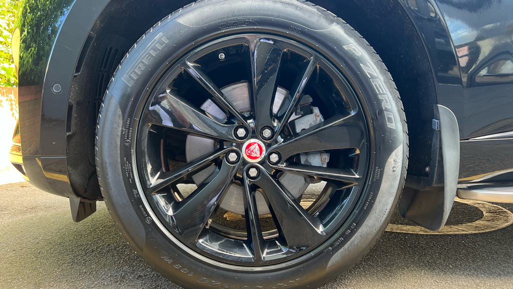 Jaguar F-Pace Jaguar Estate 3.0 D300 R-dynamic Hse Au Grey #26