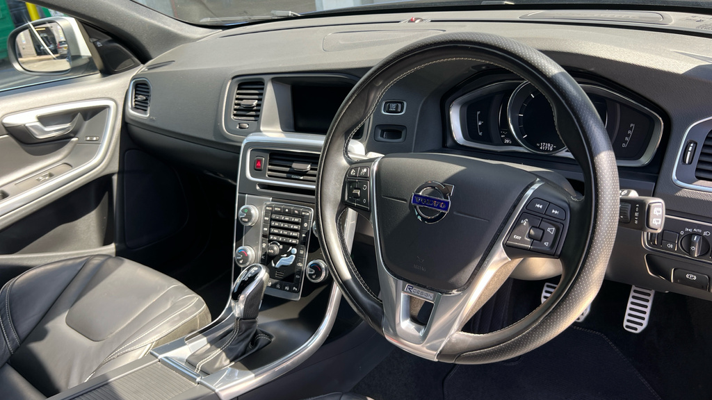 Volvo V60 V60 2.0 D3 Momentum Blue #9