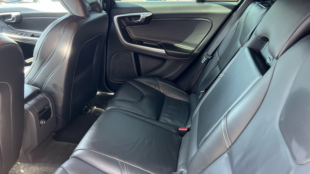Volvo V60 V60 2.0 D3 Momentum Blue #18