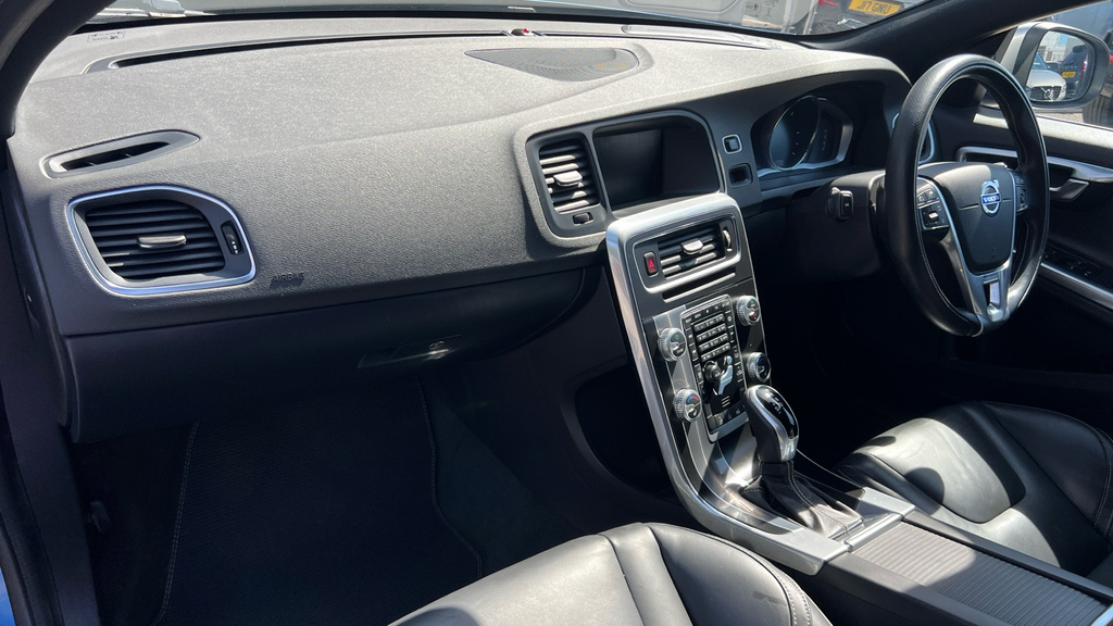 Volvo V60 V60 2.0 D3 Momentum Blue #10