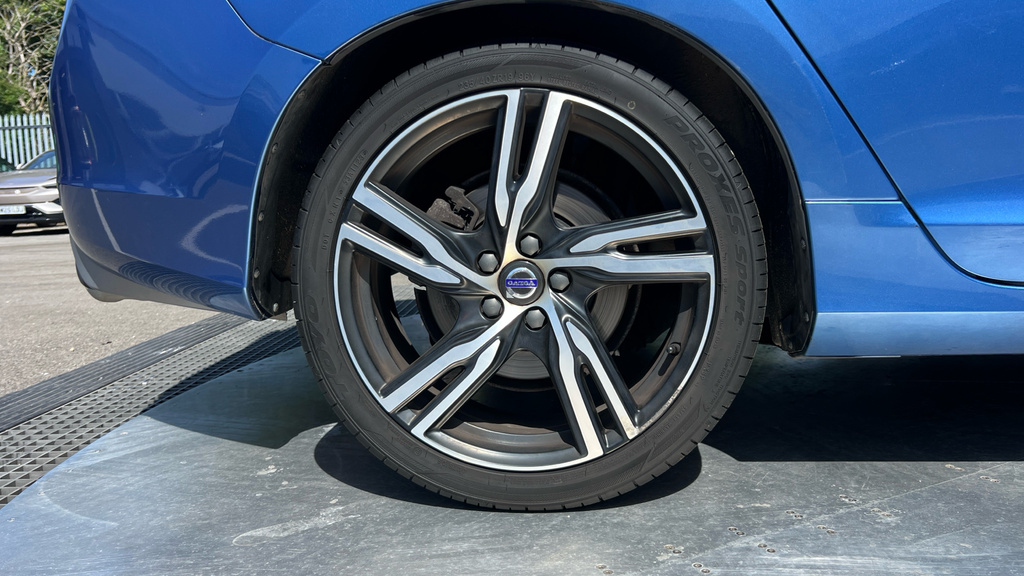 Volvo V60 V60 2.0 D3 Momentum Blue #22