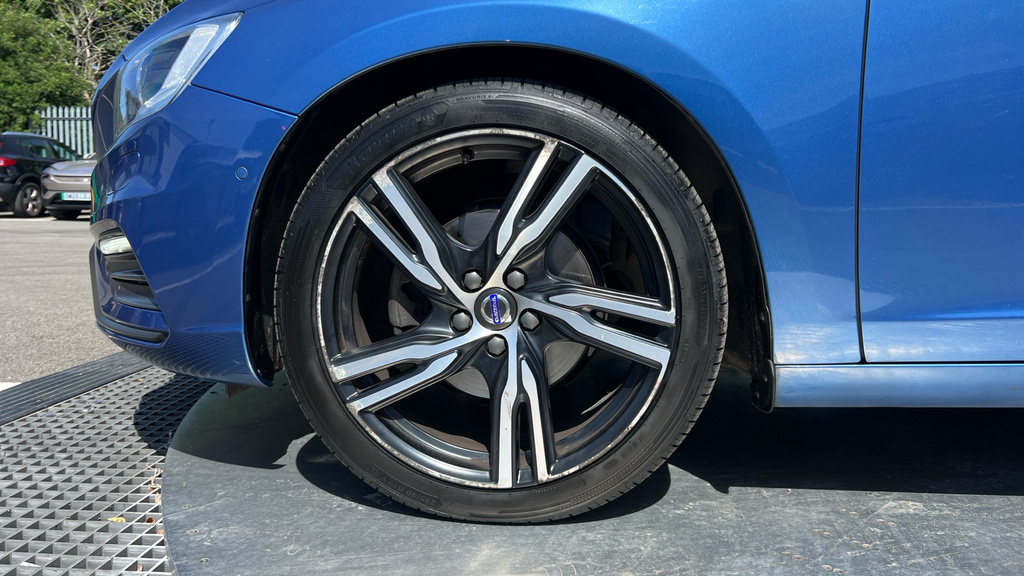 Volvo V60 V60 2.0 D3 Momentum Blue #24