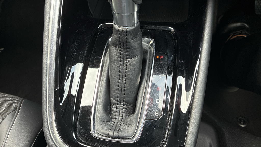 Honda Hr-V Hr-v Elegance I-mmd Cvt Red #32