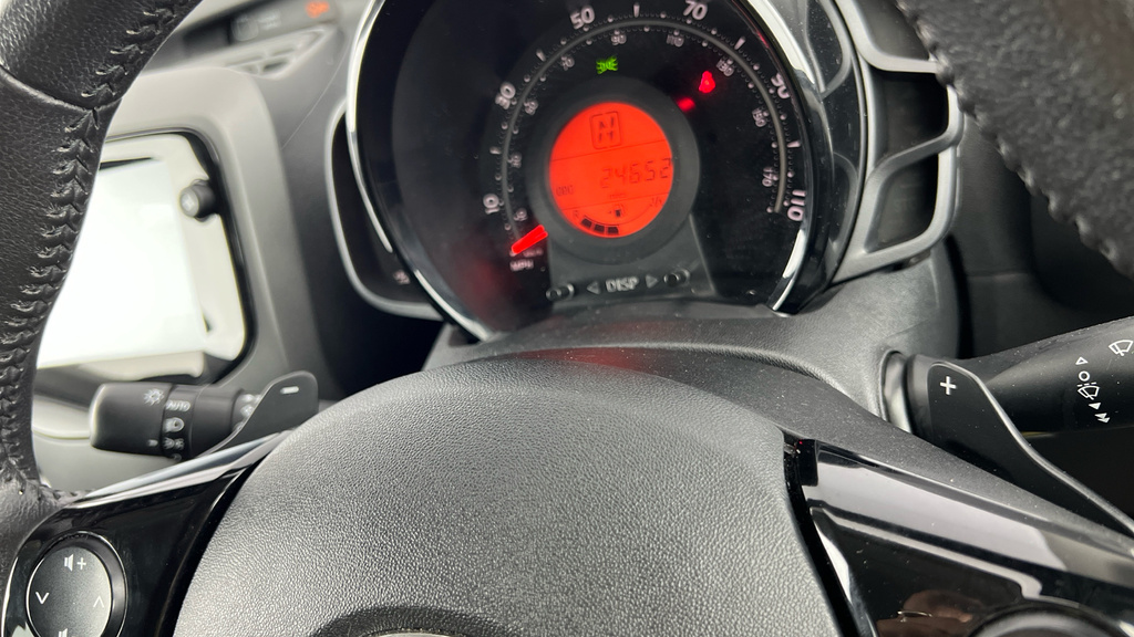 Toyota Aygo X X-cite 5 Purple #11