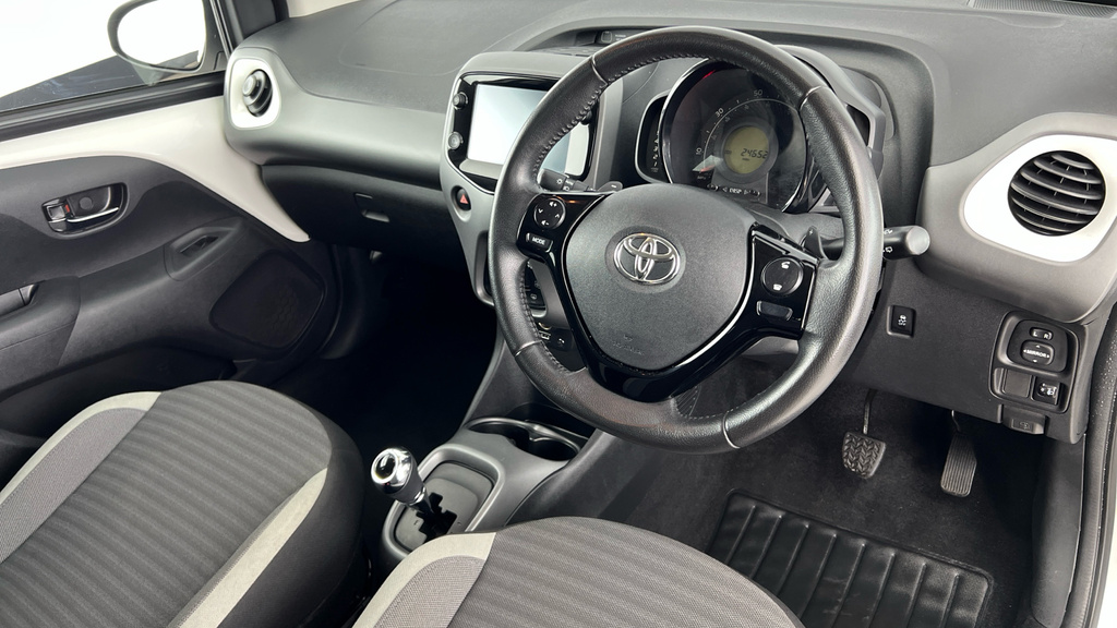 Toyota Aygo X X-cite 5 Purple #9