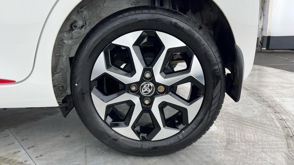 Toyota Aygo X X-cite 5 Purple #25