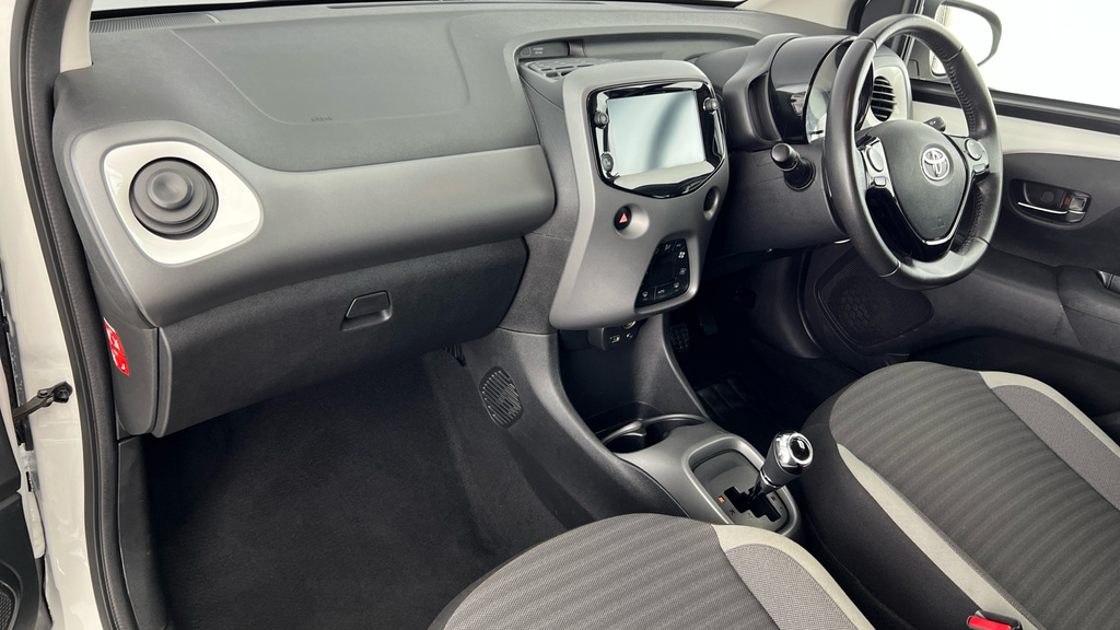 Toyota Aygo X X-cite 5 Purple #10