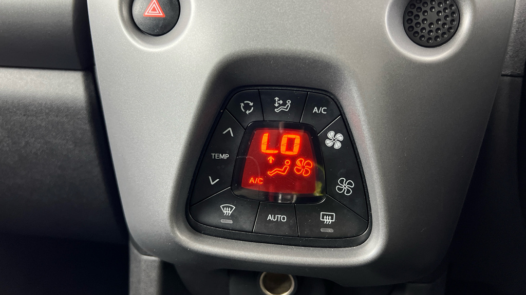 Toyota Aygo X X-cite 5 Purple #16