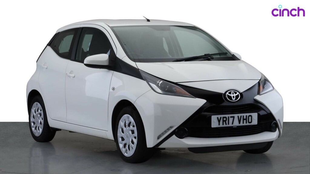 Toyota Aygo X X-play Red #1