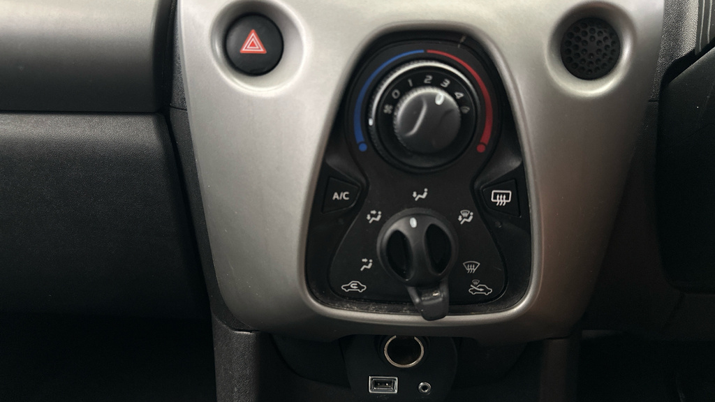 Toyota Aygo X X-play Red #14