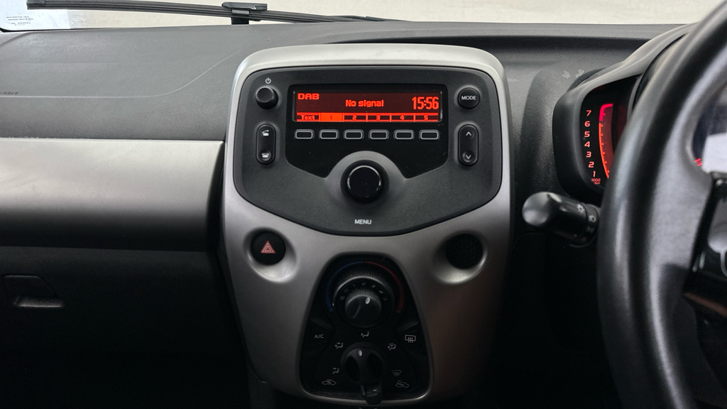 Toyota Aygo X X-play Red #12
