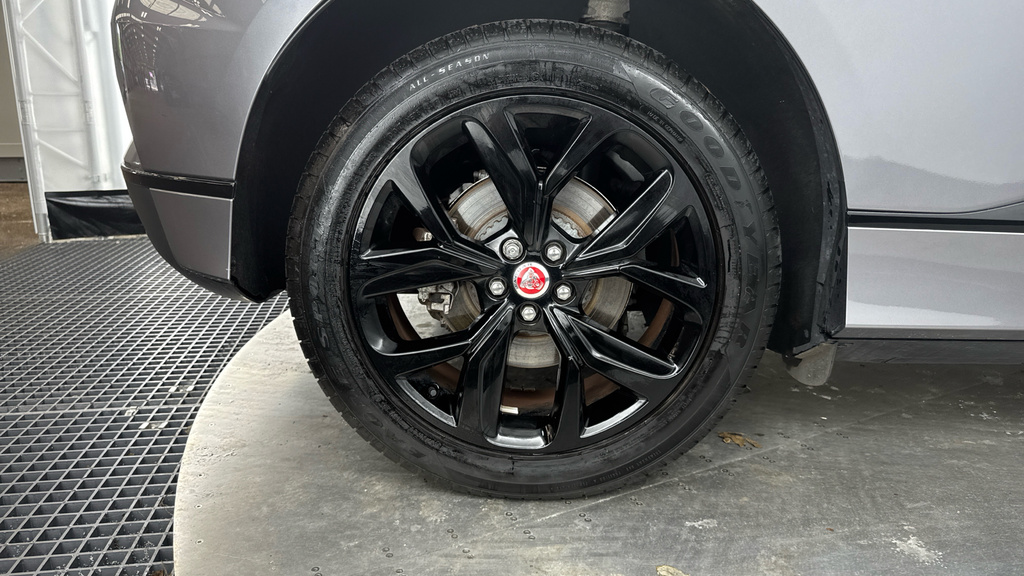 Jaguar I-Pace 294Kw Ev400 Black 90Kwh 11Kw Charger Black #17