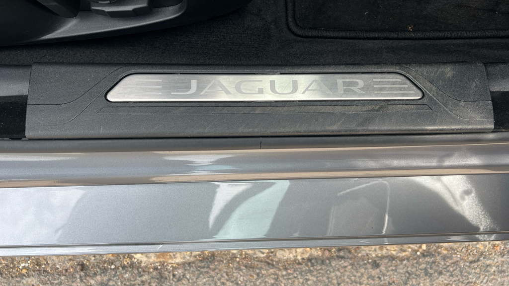 Jaguar XE 2.0 P300 Sport Awd Black #38
