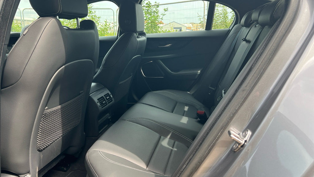 Jaguar XE 2.0 P300 Sport Awd Black #13