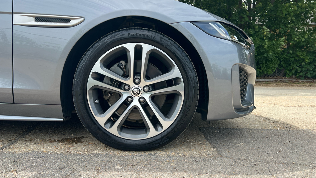 Jaguar XE 2.0 P300 Sport Awd Black #22
