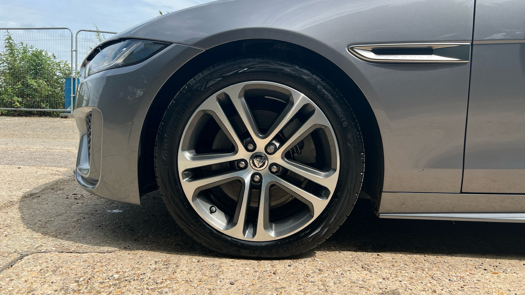Jaguar XE 2.0 P300 Sport Awd Black #18