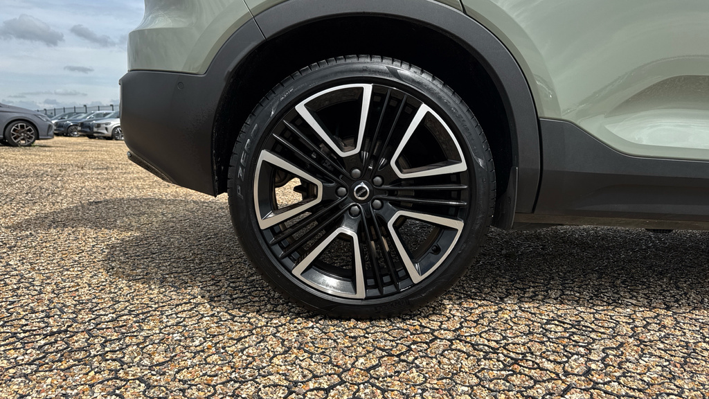 Volvo XC40 Plus, B3 Mild Hybrid, Dark Black #20