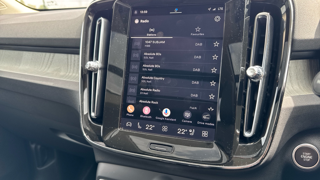 Volvo XC40 Plus, B3 Mild Hybrid, Dark Black #49