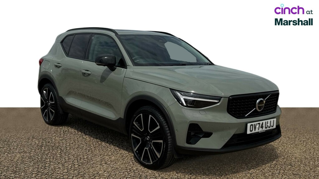 Volvo XC40 Plus, B3 Mild Hybrid, Dark Black #1