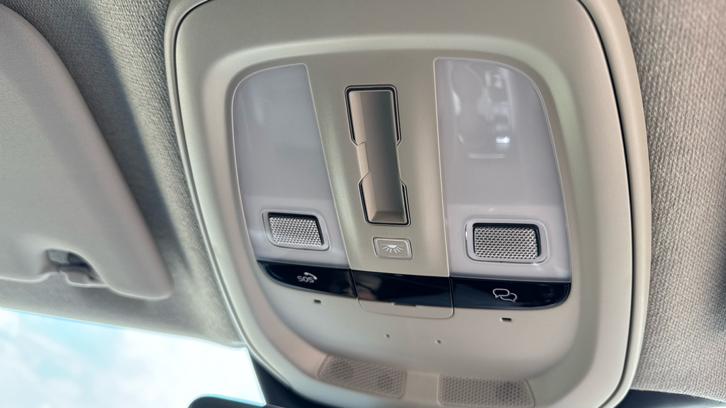 Volvo XC40 Plus, B3 Mild Hybrid, Dark Black #37