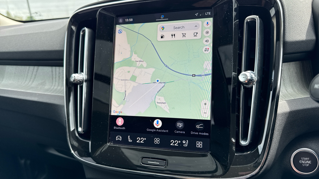 Volvo XC40 Plus, B3 Mild Hybrid, Dark Black #27