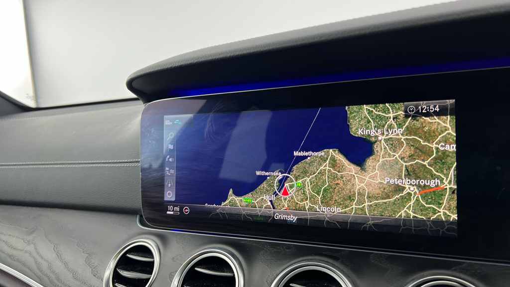 Mercedes-Benz E Class 2.0 E300de 13.5Kwh Amg Line Premium G-tronic Black #23